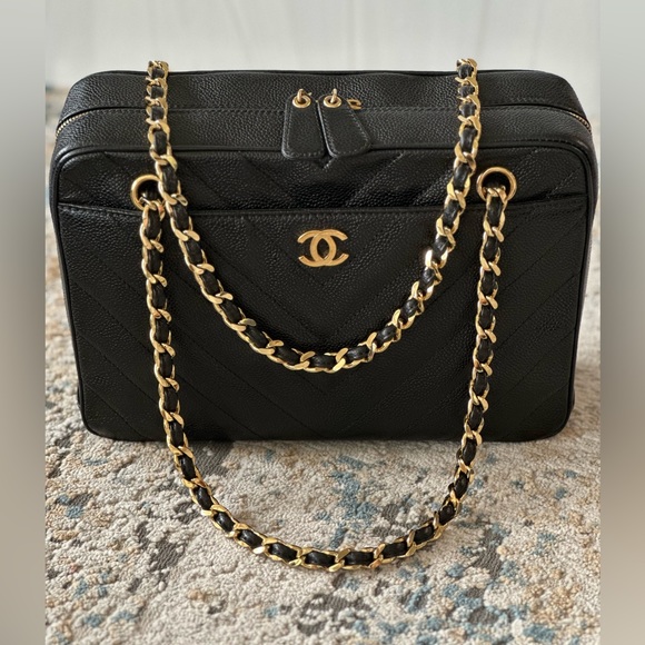 Chanel Vintage Pocket Camera Bag Chevron Caviar Gold Hardware - Picture 1 of 12